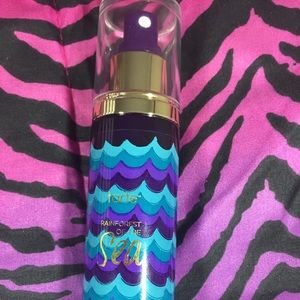 Tarte rain forest of the sea mist.