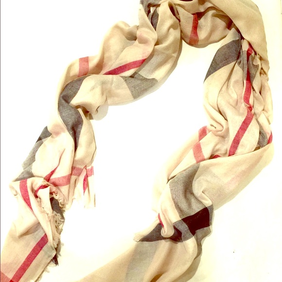 Burberry style Women's Scarf/Wrap I