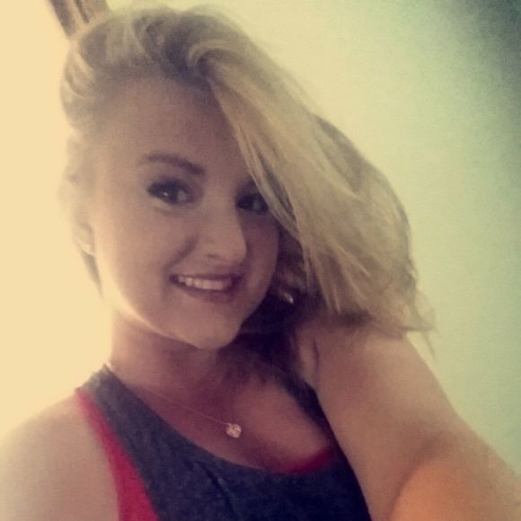 Meet your Posher, Jaclyn - Picture 3 of 3
