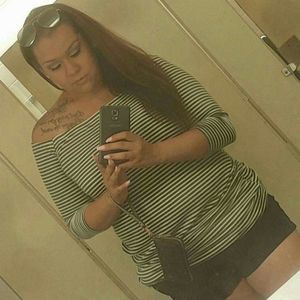 Meet your Posher, Gloria