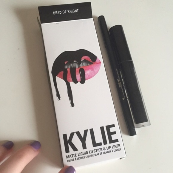 Dead of knight look alike lip kit