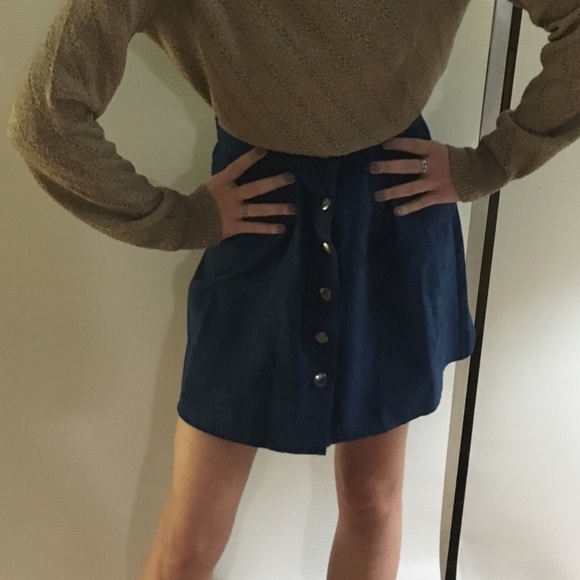 Navy blue suede button down skirt - Picture 3 of 4