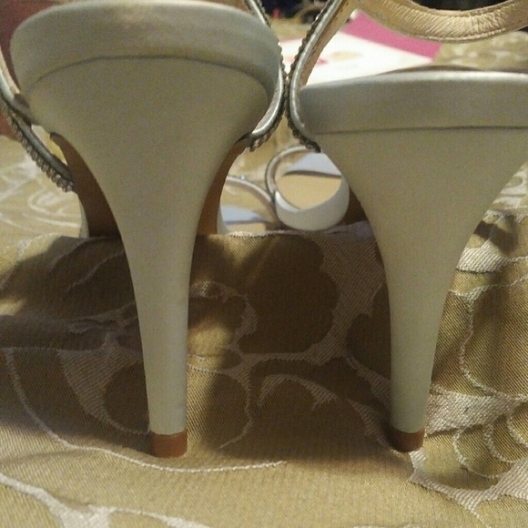 Gorgeous ankle strap evening sandal - Picture 3 of 4