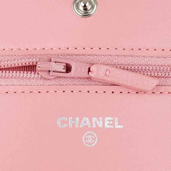 ❌SOLD❌AUTHENTIC CHANEL WOC ROSE LAMBSKIN - Picture 2 of 4