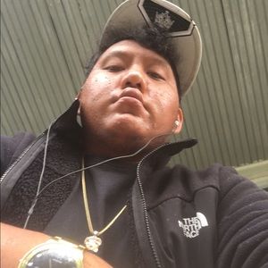 Meet your Posher, Elias