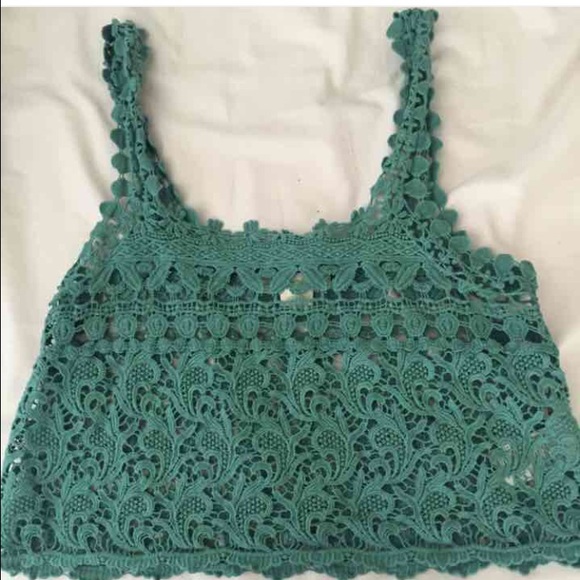 CROP TOPS BUNDLE - Picture 2 of 4