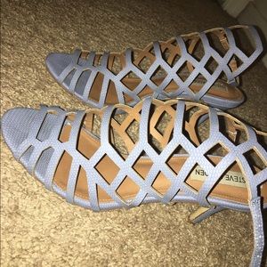 STEVE MADDEN HEELS
