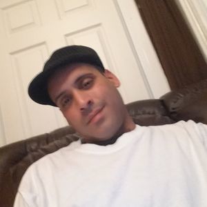 Meet your Posher, Jorge albelo