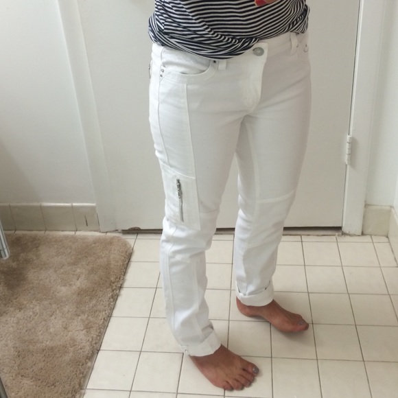 White ankle length pants