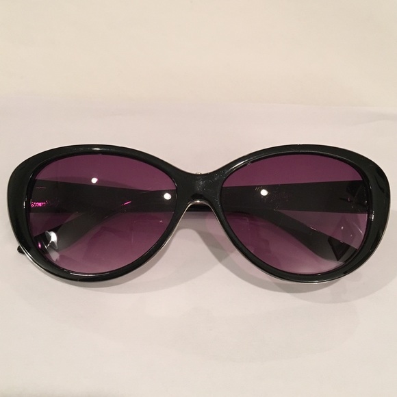 Cat eye black frame & silver accent rim sunglasses