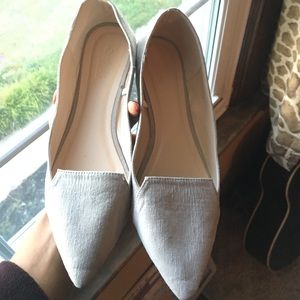 Cute taupe pointed toe flats - never worn