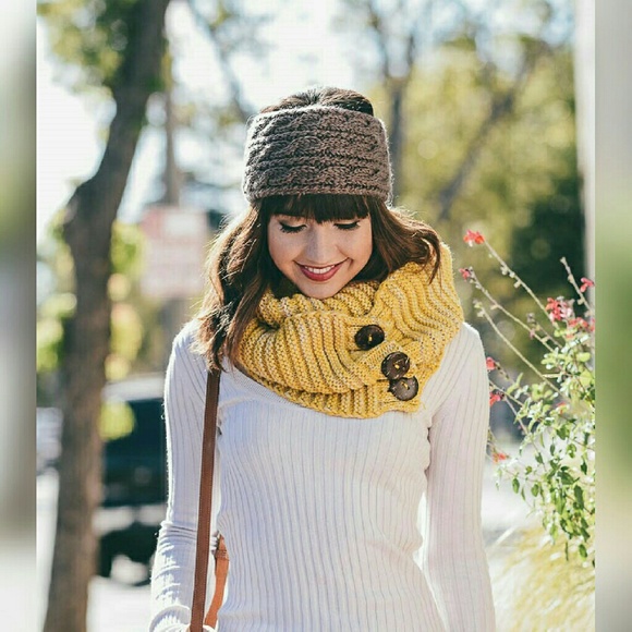 Chunky knit infinity scarf - Picture 2 of 2