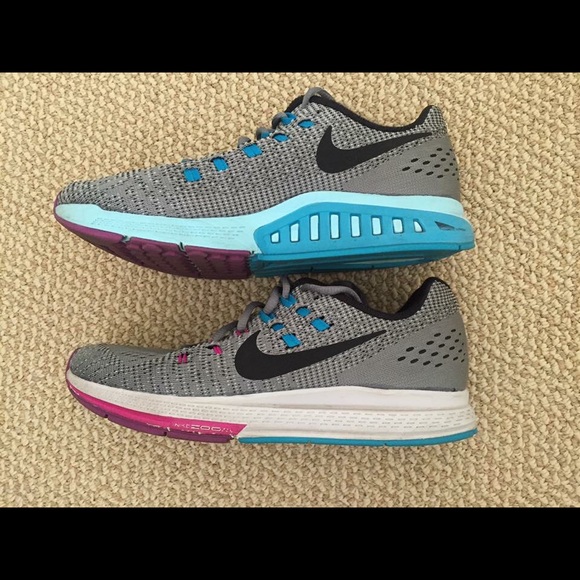 Nike Zoom Structure 19 Shoes - Picture 2 of 4