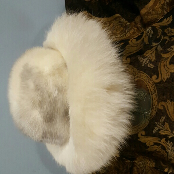 Natural silver fox fur hat bought in vail colorado