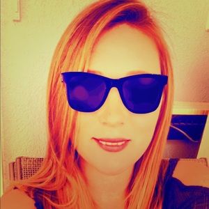 Meet your Posher, Ellen