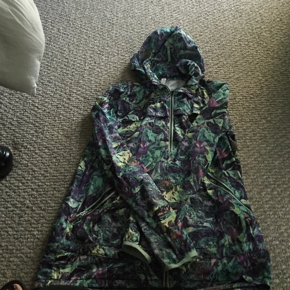 Lulu lemon raincoat