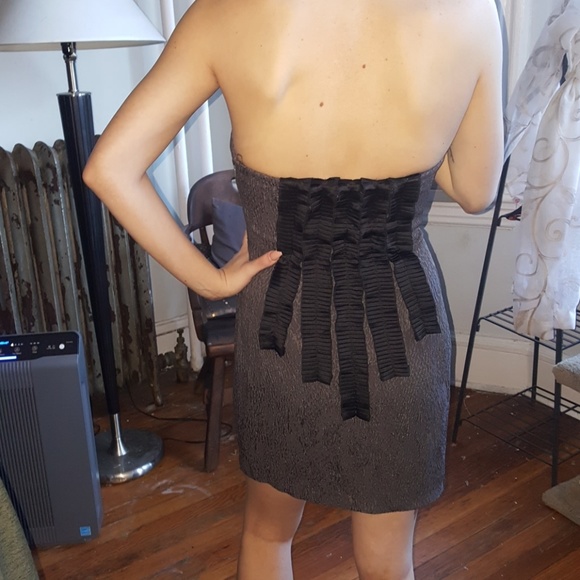 Dress - Picture 4 of 4