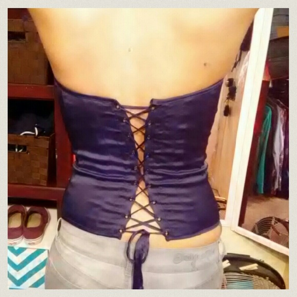 Black corset - Picture 3 of 3