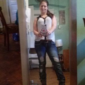 Meet your Posher, Melissa