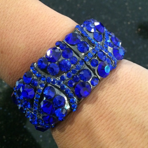Stretchy crystal bracelet