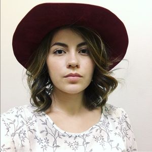 Meet your Posher, Sam