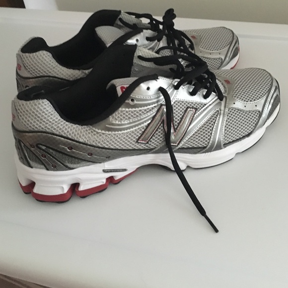 Men's new balance athletic shoes