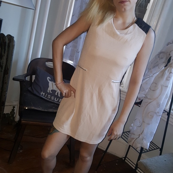 Dres - Picture 2 of 3