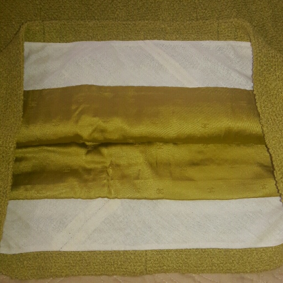 Chanel Tweed Skirt - Picture 2 of 4