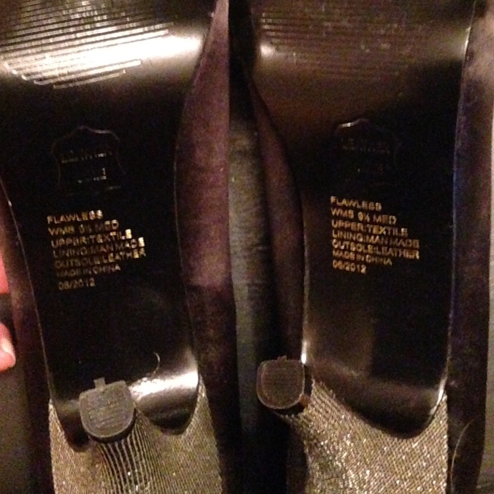 Kenneth Cole Women's pumps - Picture 3 of 4