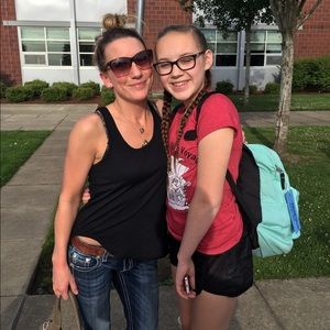 Meet your Posher, Aura