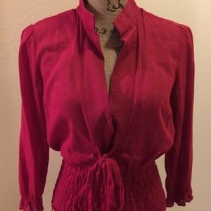Guess raspberry cotton v-neck blouse size medium