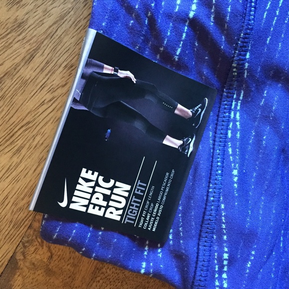 Nike epic run crops, brand new - Picture 2 of 3