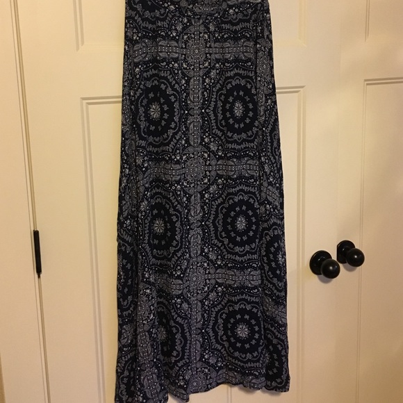SOLD! Navy Maxi Skirt - Picture 4 of 4