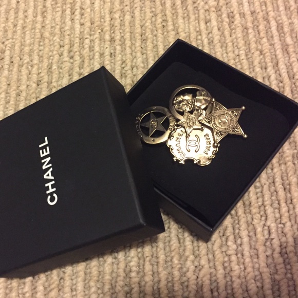 Chanel Dallas Paris limited addition brooch - Picture 2 of 4