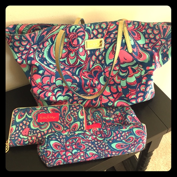 Lilly Pulitzer Tote Set!