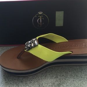 Juicy couture flip flops