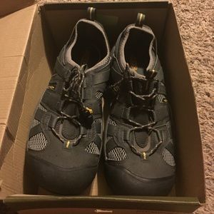 Keen hybrid life shoes