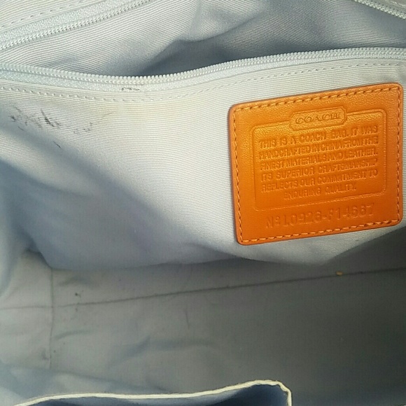 COACH SHOULDER BAG & MATCHING WRISTLET - Picture 3 of 4