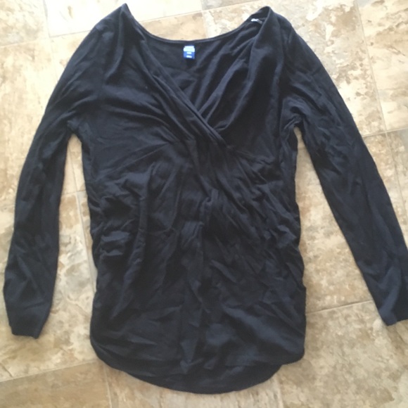 Comfy black maternity shirt. - Picture 1 of 4