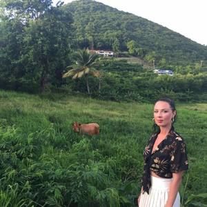 Meet your Posher, Vicka