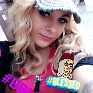 Meet your Posher, Stephanie