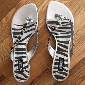 Naughty monkey heels