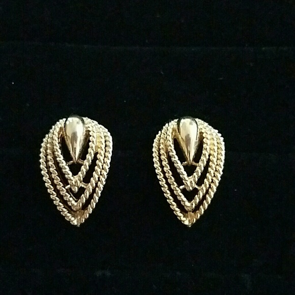 Trifari  Jewelry - Beautiful Vintage Trifari Earrings