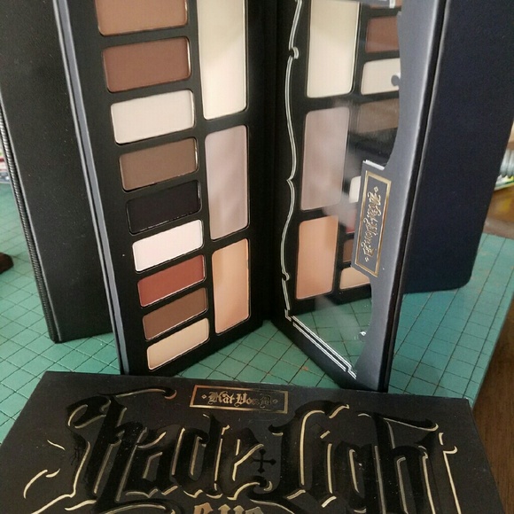 Kat von d eyeshadow pallet