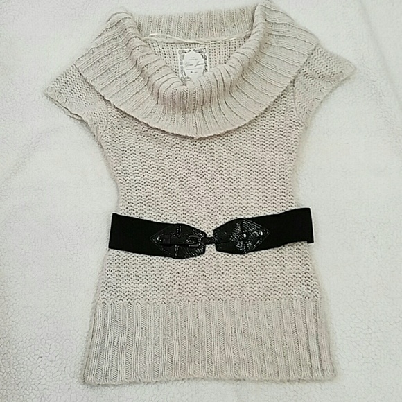 😚Guess Final CLEARANCE😚😑Guess cowl neck sweater