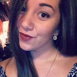 Meet your Posher, Kira