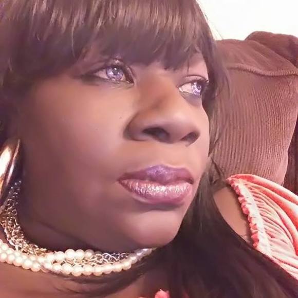 Meet your Posher, Tracy - Picture 1 of 1