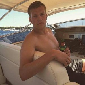 Meet your Posher, Jonathan