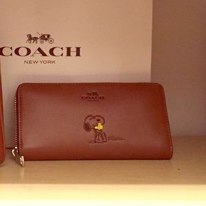 Limited Edition Coach Snoopy Wallet.