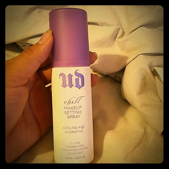 Urban decay makeup setting spray